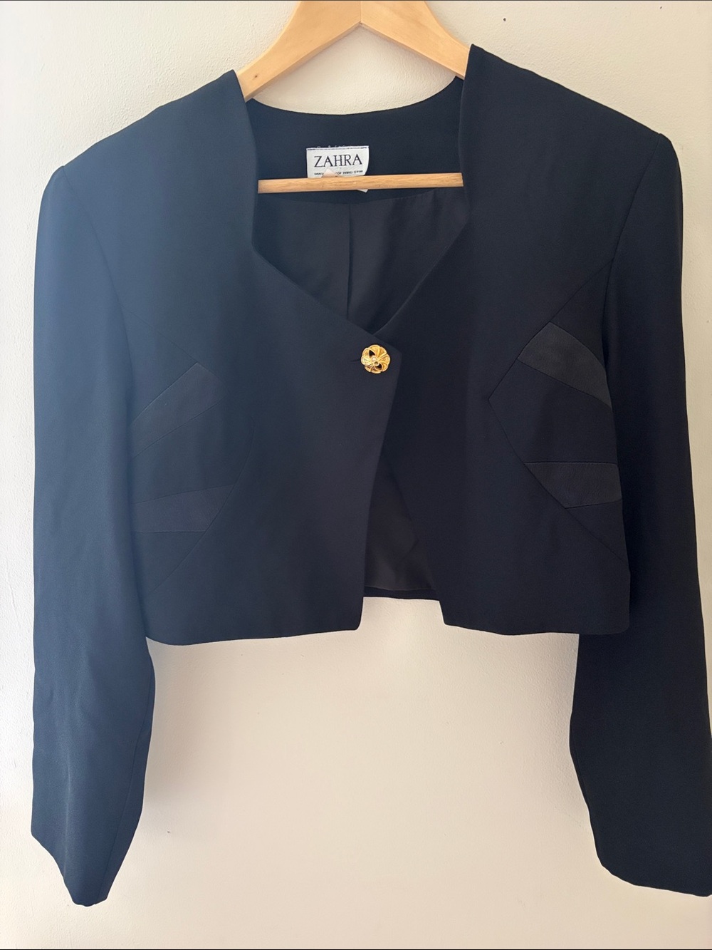 Vintage 80s Black Cropped bolero blazer Jacket with Gold Button